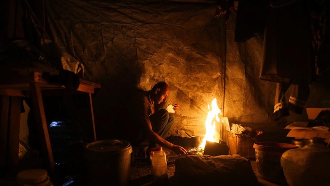 israel-palestiniansgaza-fuel-1789048368475_169