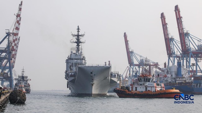 kapal-induk-ringan-milik-angkatan-laut-italia-its-giuseppe-garibaldi-yang-akan-menjadi-kapal-induk-pertama-tni-angkatan-laut-t-1789713234200_169
