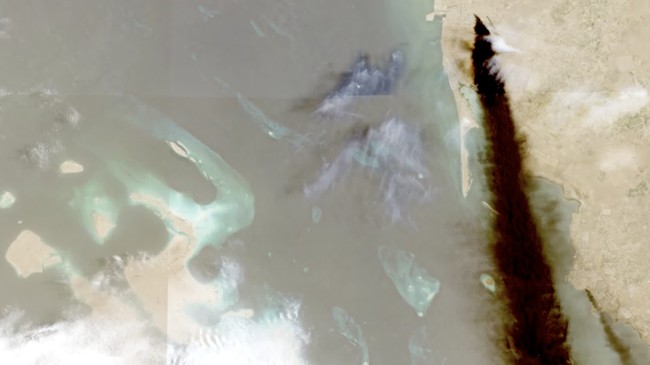 kelompok-militan-houthi-yaman-yang-bersekutu-dengan-iran-menembaki-instalasi-minyak-saudi-di-dua-pelabuhan-di-pantai-laut-mera-1785223876990_169