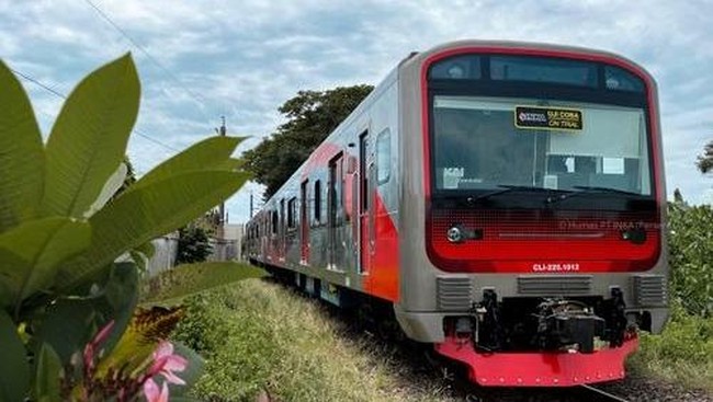 krl-jenis-ea-207-cli-225-atau-seri-ie305-yang-diproduksi-inka-dok-inka-1788842992304_169