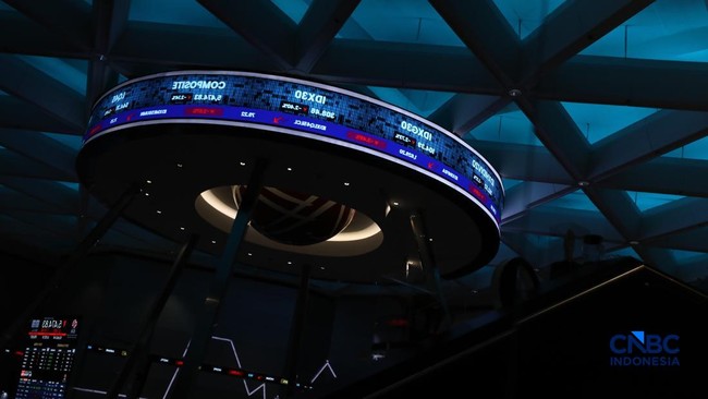 layar-menampilkan-pergerakan-indeks-harga-saham-gabungan-ihsg-di-gedung-bursa-efek-indonesia-bei-jakarta-senin-862026-cnbc-ind-1780893013334_169