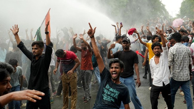 para-pendukung-partai-janata-kecoa-cjp-india-melanjutkan-protes-mereka-di-new-delhi-rabu-2272026-reuterssonu-kishan-1784779449673_169