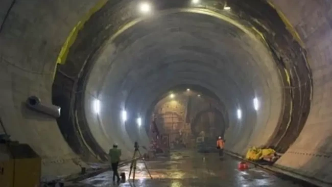 terowongan-kereta-cepat-bawah-laut-china-istimewa-1789183831524_169