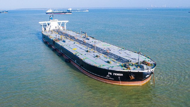 vlcc-pertamina-international-shipping-pis-pioneer-jadi-penyimpanan-terapung-di-tanjung-pelepas-malaysia-dok-pis-1_169