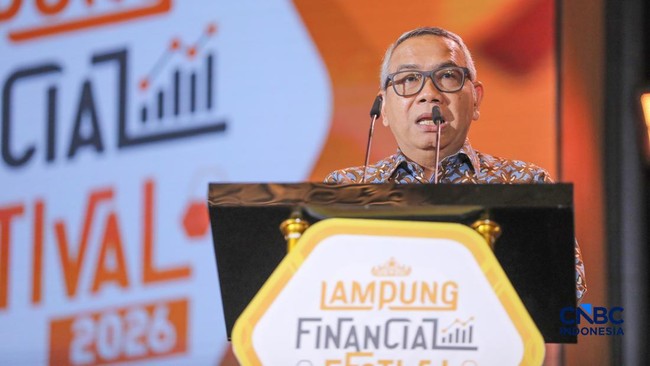 wakil-ketua-dewan-komisioner-lps-farid-azhar-nasution-saat-menyampaikan-pemaparan-dalam-lampung-financial-festival-di-hotel-no-1788578677715_169