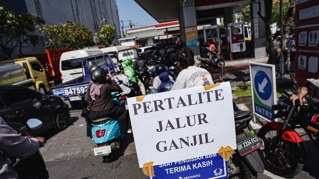 antrean-bbm-di-bali-1792234411374_169