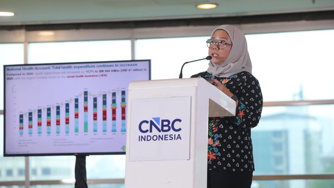 direktur-ketahanan-farmasi-dan-alat-kesehatan-wenny-indriasari-menyampaikan-pemaparannya-dalam-acara-health-summit-2026-hadir-1791439201224_169
