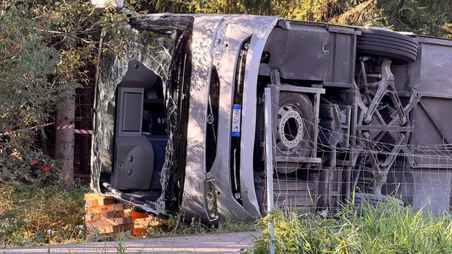 germany-accidentbus-1790501467441_169