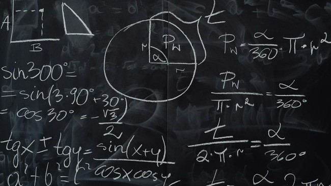ilustrasi-belajar-matematika-pexels-1763732473231_169