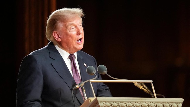 presiden-donald-trump-berbicara-di-upacara-pemakaman-senator-lindsey-graham-r-sc-di-katedral-nasional-washington-selasa-28-jul-1785285528470_169
