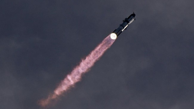 spacex-starship-dan-pendorong-super-heavy-v3-meluncur-dalam-penerbangan-uji-coba-ke-14-dari-kompleks-peluncuran-spacex-di-star-1790670371674_169