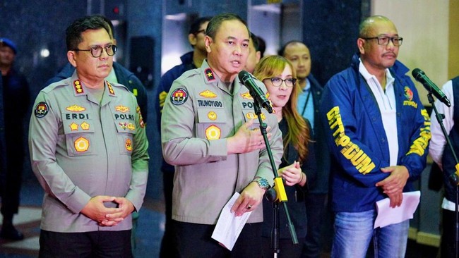 321-wna-pelaku-judi-online-akan-dipindahkan-ke-sejumlah-kantor-imigrasi-untuk-pemeriksaan-lanjutan-dok-ist-1778386167792_169