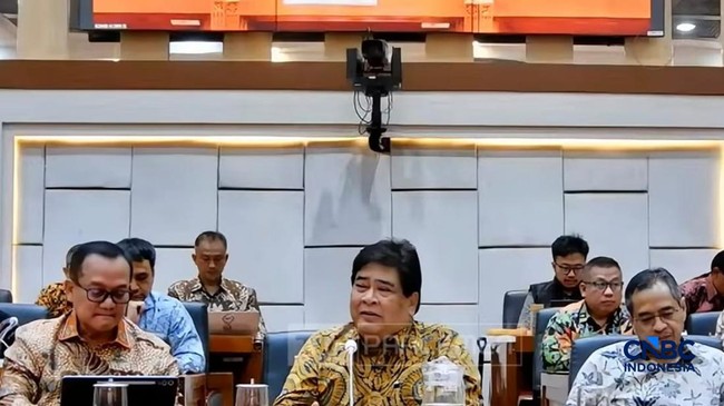 apindo-melakukan-rapat-kerja-dengan-panja-ruu-ketenagakerjaan-komisi-ix-dpr-ri-turut-hadir-ketua-bidang-ketenagakerjaan-apindo-1779178863209_169