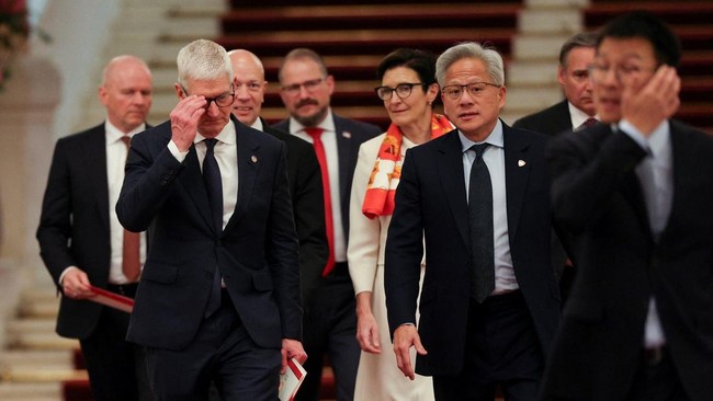 ceo-nvidia-jensen-huang-ceo-apple-tim-cook-dan-ceo-citi-jane-fraser-tiba-untuk-pertemuan-antara-perdana-menteri-china-li-qiang-1778758967093_169