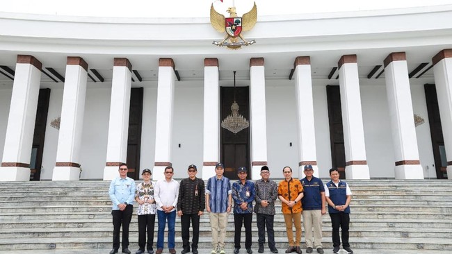 direktur-utama-bpjs-kesehatan-prihati-pujowaskito-beserta-jajaran-melakukan-kunjungan-kerja-ke-sejumlah-fasilitas-kesehatan-di-1777866247525_169