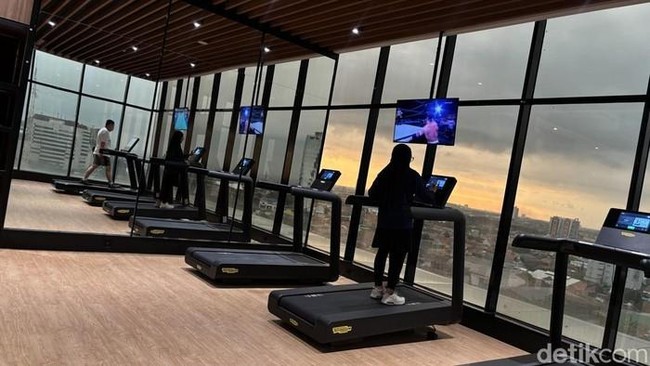 fasilitas-gym-di-the-trans-luxury-hotel-surabaya-1779849920798_169