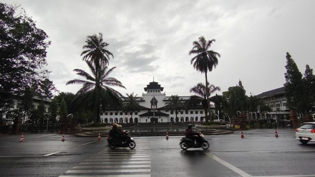 gedung-sate-bandung-1766903092625_169