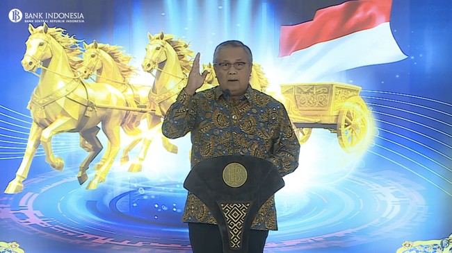 gubernur-bank-indonesia-perry-warjiyo-saat-menyampaikan-sambutan-dalam-peluncuran-laporan-perekonomian-indonesia-2025-di-jakar-1769569513015_169