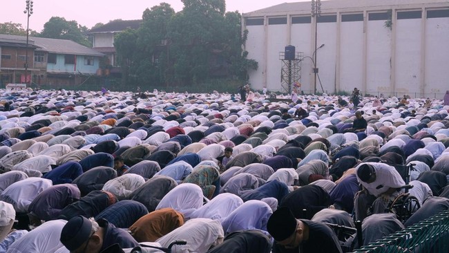 ilustrasi-sholat-idul-adha-1779596956605_169