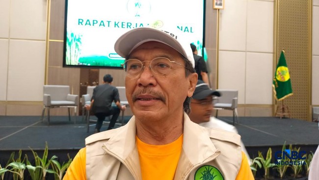 ketua-umum-aptri-soemitro-samadikoen-saat-ditemui-di-sela-sela-acara-rakernas-aptri-di-jakarta-senin-2552026-1779707554612_169