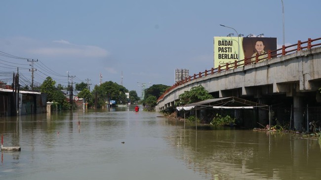 kondisi-genangan-banjir-di-ruas-jalan-karanganyar-demak-rabu-2032024_169