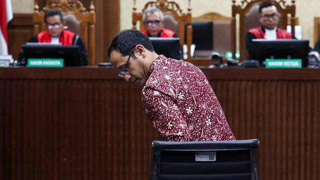 mantan-menteri-pendidikan-kebudayaan-riset-dan-teknologi-nadiem-anwar-makarim-dituntut-hukuman-18-tahun-penjara-saat-sidang-la-1778673464922_169