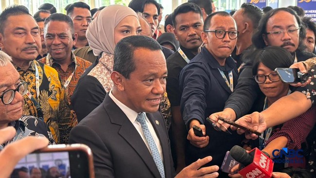 menteri-esdm-bahlil-lahadalia-saat-ditemui-wartawan-usai-meresmikan-pembukaan-the-50th-ipa-convex-di-ice-bsd-tangerang-rabu-20-1779267361666_169