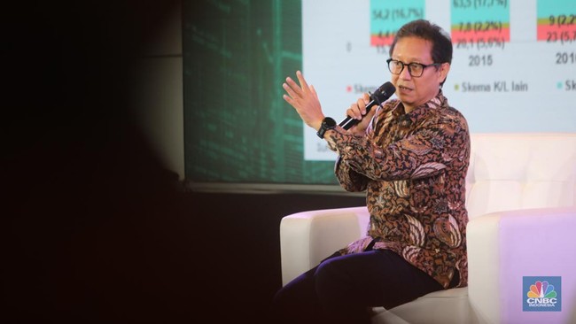 menteri-kesehatan-budi-gunadi-sadikin-menyampaikan-paparan-dalam-acara-health-summit-di-25hours-hotel-the-oddbird-jakarta-1755057033850_169