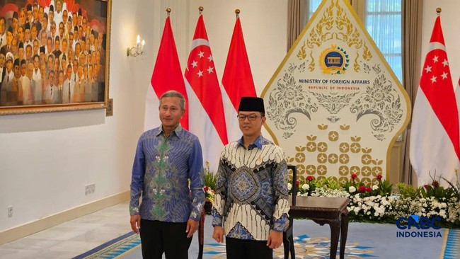 menteri-luar-negeri-ri-sugiono-dan-menteri-luar-negeri-singapura-vivian-balakrishnan-dalam-pertemuan-bilateral-di-gedung-panca-1778571531325_169