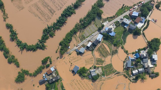 pemandangan-desa-anxi-dari-udara-setelah-banjir-bandang-dan-tanah-longsor-yang-dipicu-oleh-curah-hujan-ekstrem-di-distrik-yong-1779708639496_169