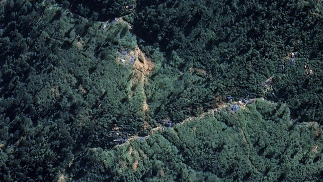 penampakan-gunung-emas-pinggir-jakarta-yang-hancur-via-gmaps-7_169