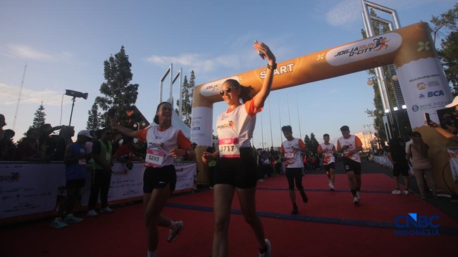 peserta-jogja-run-d-city-jrdc-2026-yang-menjadi-bagian-dari-jogja-financial-festival-di-universitas-gadjah-mada-yogyakarta-min-1779581573048_169
