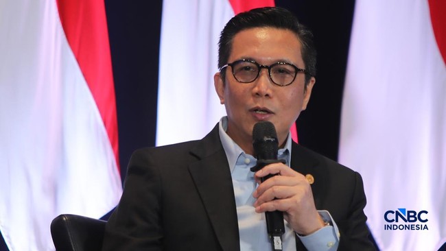 pjs-direktur-utama-bei-jeffrey-hendrik-menyampaikan-pemaparan-dalam-acara-market-outlook-2026-di-bursa-efek-indonesia-jakarta-1772508385246_169