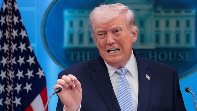 presiden-as-donald-trump-mengadakan-konferensi-pers-di-ruang-briefing-pers-james-s-brady-di-gedung-putih-di-washington-dc-as-6-1776301833066_169