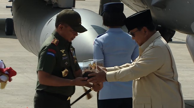 presiden-prabowo-saat-acara-penyerahan-pesawat-mrca-rafale-dan-alutsista-lainnya-kepada-tni-18-mei-2026-youtubesekretariatpres-1779074069874_169