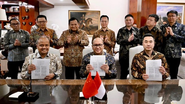 presiden-prabowo-subianto-menerima-delegasi-hisense-yang-disaksikan-penandatanganan-mou-dengan-danantara-di-kertanegara-jakart-1778899310712_169