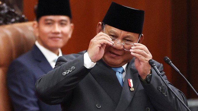 presiden-prabowo-subianto-menyampaikan-pidato-saat-menghadiri-rapat-paripurna-dpr-ri-ke-19-terkait-kem-dan-ppkf-rapbn-2027-di-1779259489939_169-1
