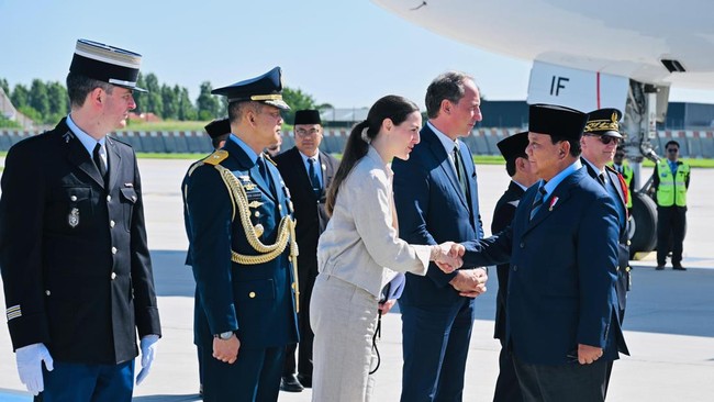presiden-prabowo-subianto-tiba-di-bandara-orly-paris-republik-prancis-selasa-2652026-1779790990756_169