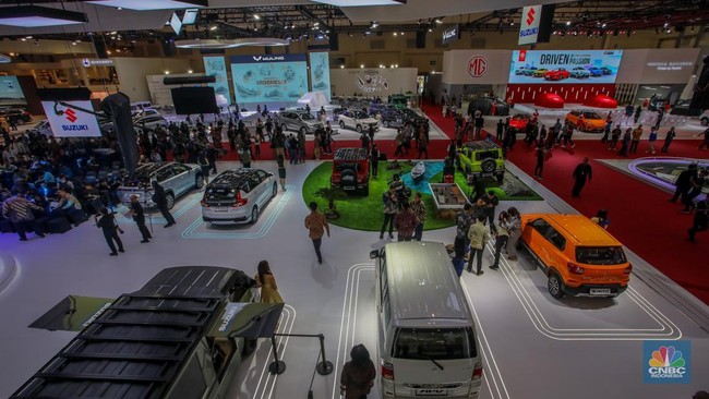 suasna-acara-gaikindo-indonesia-international-auto-show-giias-di-ice-bsd-city-kabupaten-tangerang-rabu-2372024-cnbc-indonesiaf-1753573704178_169