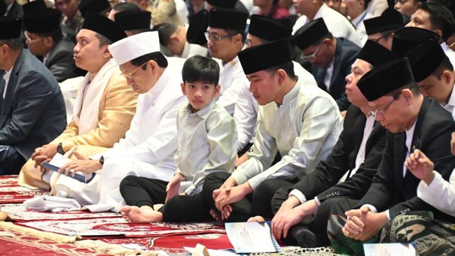 wakil-presiden-gibran-rakbuming-raka-pelaksanaan-salat-iduladha-1447-h2026-m-di-masjid-istiqlal-jakarta-rabu-27052026-dok-setw-1779851163019_169