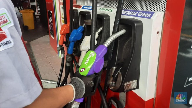 bbm-pertamax-green-ron-95-pt-pertamina-persero-di-spbu-pertamina-mt-haryono-jakarta-selatan-senin-2472023-3_169
