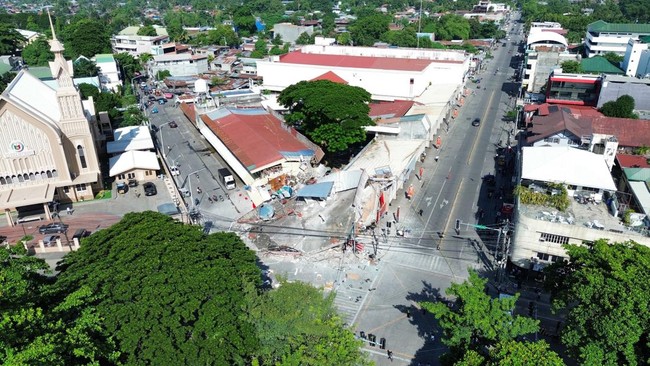 fot-udara-mrenunjukkan-angunan-yang-runtuh-setelah-gempa-berkek-magnitude-78-di-general-santos-pulau-mindanao-filipina-8-juni-1780892506650_169