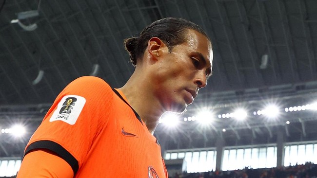 kapten-belanda-virgil-van-dijk-meninggalkan-lapangan-dengan-ekspresi-kecewa-setelah-pertandingan-grup-f-piala-dunia-fifa-2026-1781484333173_169