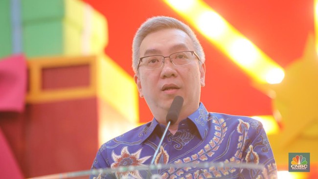 ketua-umum-hippindo-budihardjo-iduansjah-saat-menghadiri-opening-ceremony-bina-indonesia-great-sale-di-pusat-perbelajaan-kota-1766035998639_169