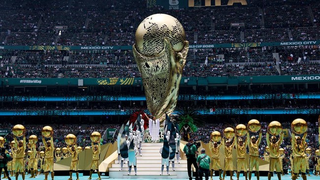 para-penampil-tampil-dalam-upacara-pembukaan-sebelum-pertandingan-grup-a-fifa-world-cup-2026-antara-mexico-national-football-t-1781222421455_169-1