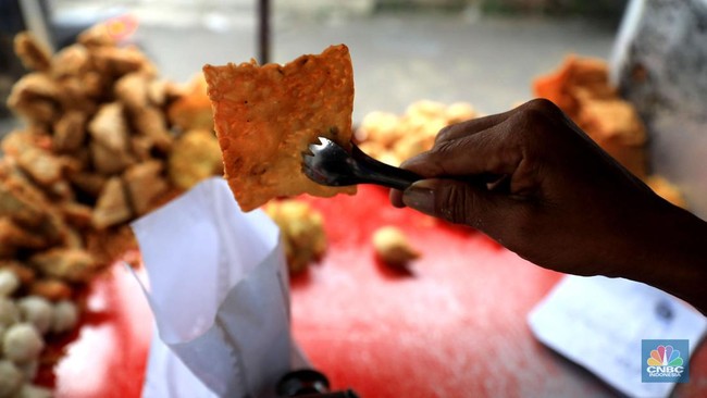 penjual-gorengan-cnbc-indonesiamuhammad-sabki-1_169
