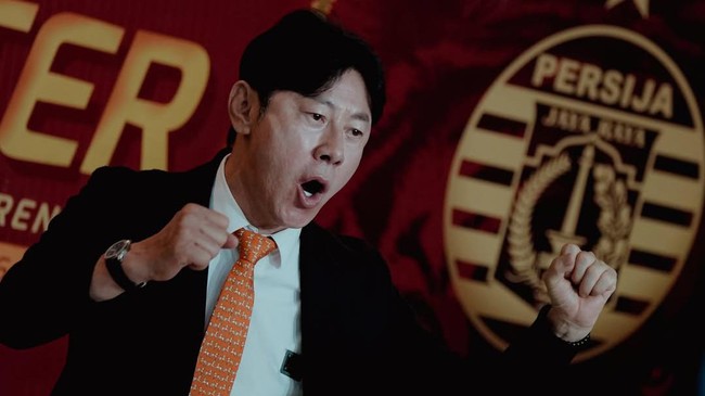 persija-jakarta-memperkenalkan-shin-tae-yong-sebagai-pelatih-baru-klub-berjuluk-macan-kemayoran-tersebut-perkenalan-itu-digela-1780918810079_169