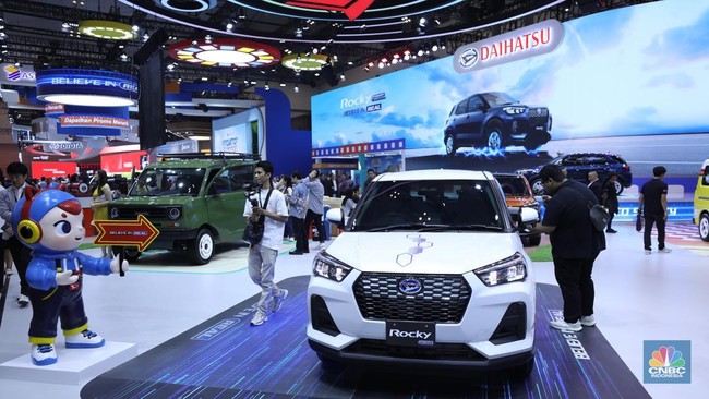 pt-astra-daihatsu-motor-adm-yang-dinaungi-oleh-pt-astra-international-tbk-asii-resmi-meluncurkan-mobil-hibrida-terbaru-rocky-h-1753342691371_169