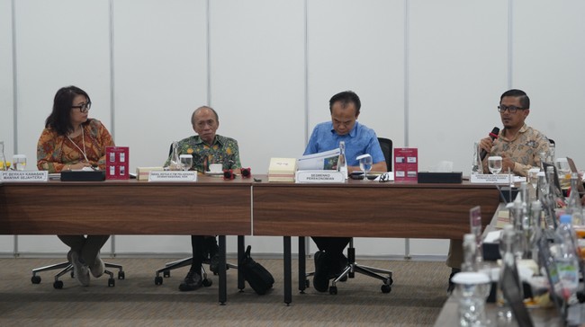 rapat-koordinasi-pembahasan-pkkpr-persetujuan-kesesuaian-kegiatan-pemanfaatan-ruang-untuk-rencana-perluasan-kek-gresik-yang-di-1781317214239_169