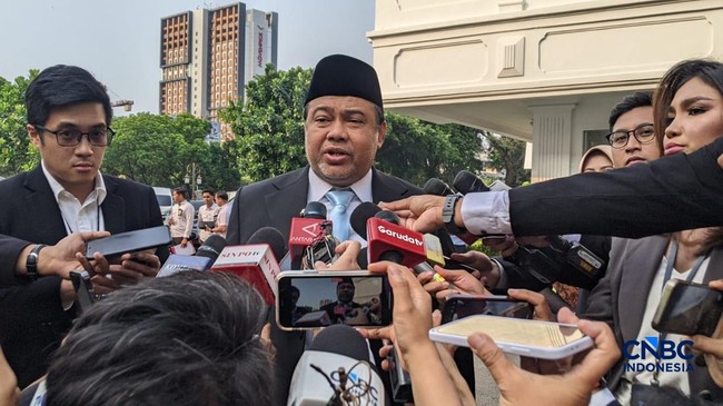 said-iqbal-saat-menyampaikan-keterangan-kepada-media-saat-tiba-di-istana-negara-jakarta-senin-862026-1780908788100_169